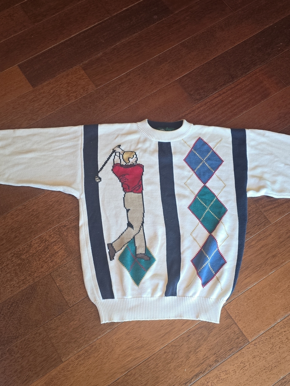 Vintage 90's Men's White Golf Sweater with Argyle and Golfer Motif